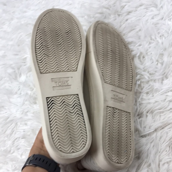 Toms Leather Cream Sneakers - Picture 9 of 11